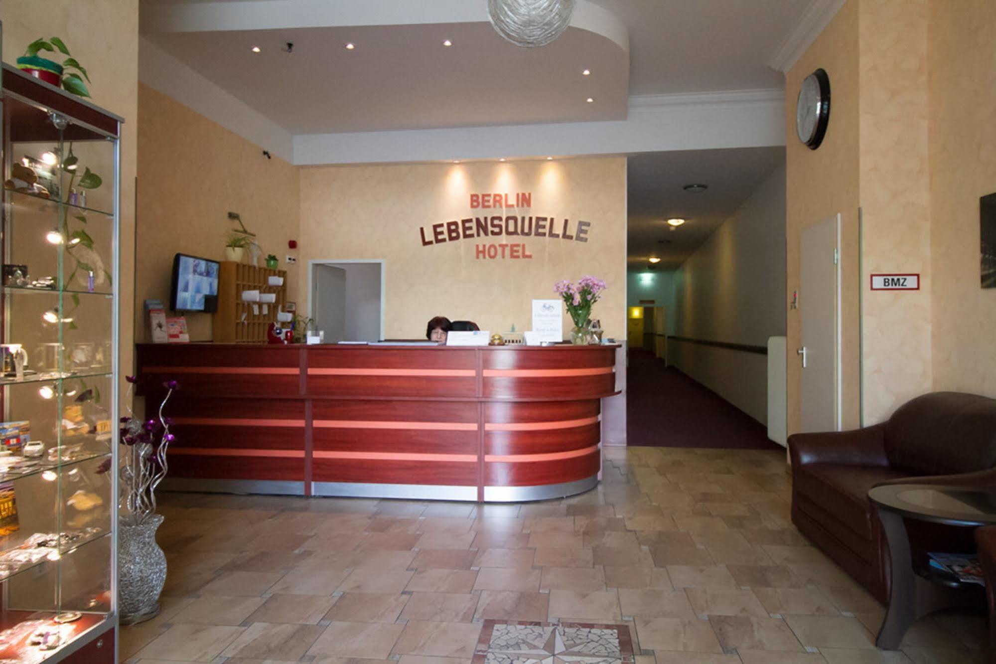 Hotel Lebensquelle Am Checkpoint Charlie Berlín Exterior foto